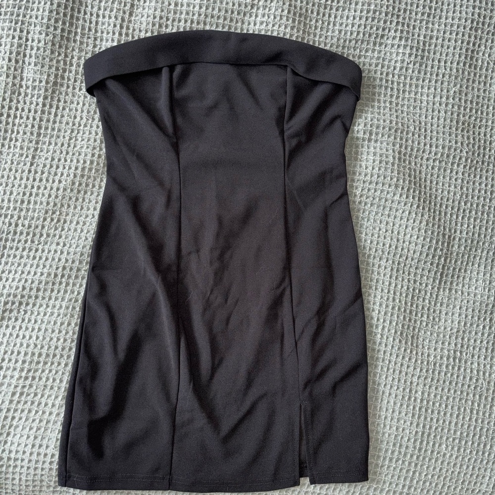 Classic Black Strapless Dress size: M